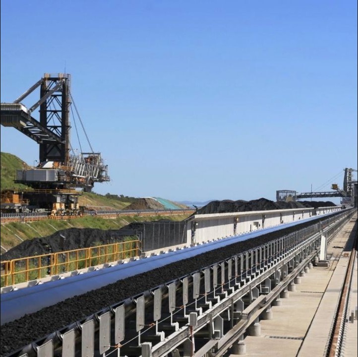 Bulk mineral stockpile